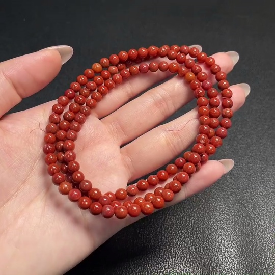 C34992297 South Red Agate Bead Strand with Visible Organic Matter, Total Weight Approx. 27.1g, Size ca. 5.1mm
