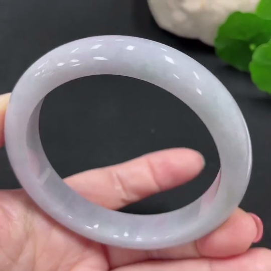 F25904903 Jadeite Regular Bangle 59.2 Circumference Approx. 59.3g Total Weight