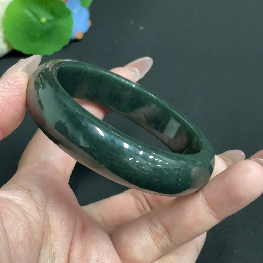 H26001798 Hetian Round Bracelet, Size 60.6, Total Weight Approx. 71.4g