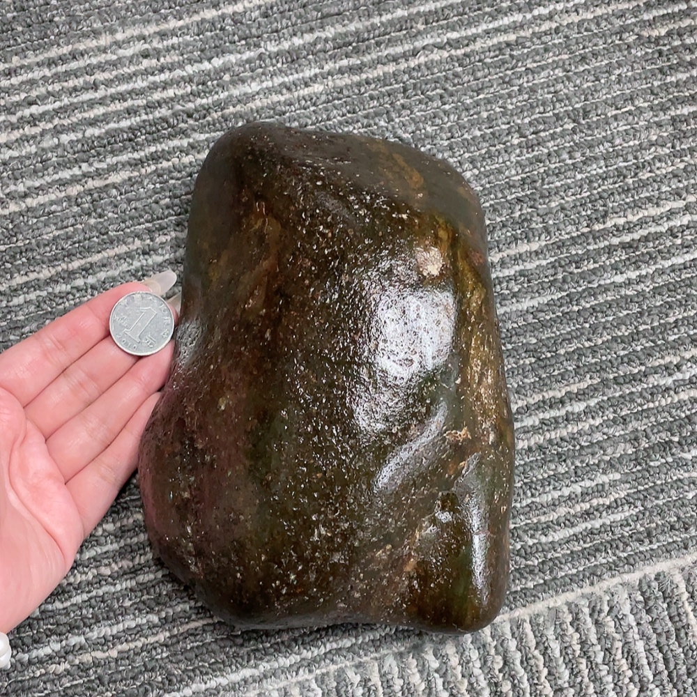 H28210350 Hetian Jade Total weight approx. 3.63kg Undetermined skin color formation Contains other natural mineral components