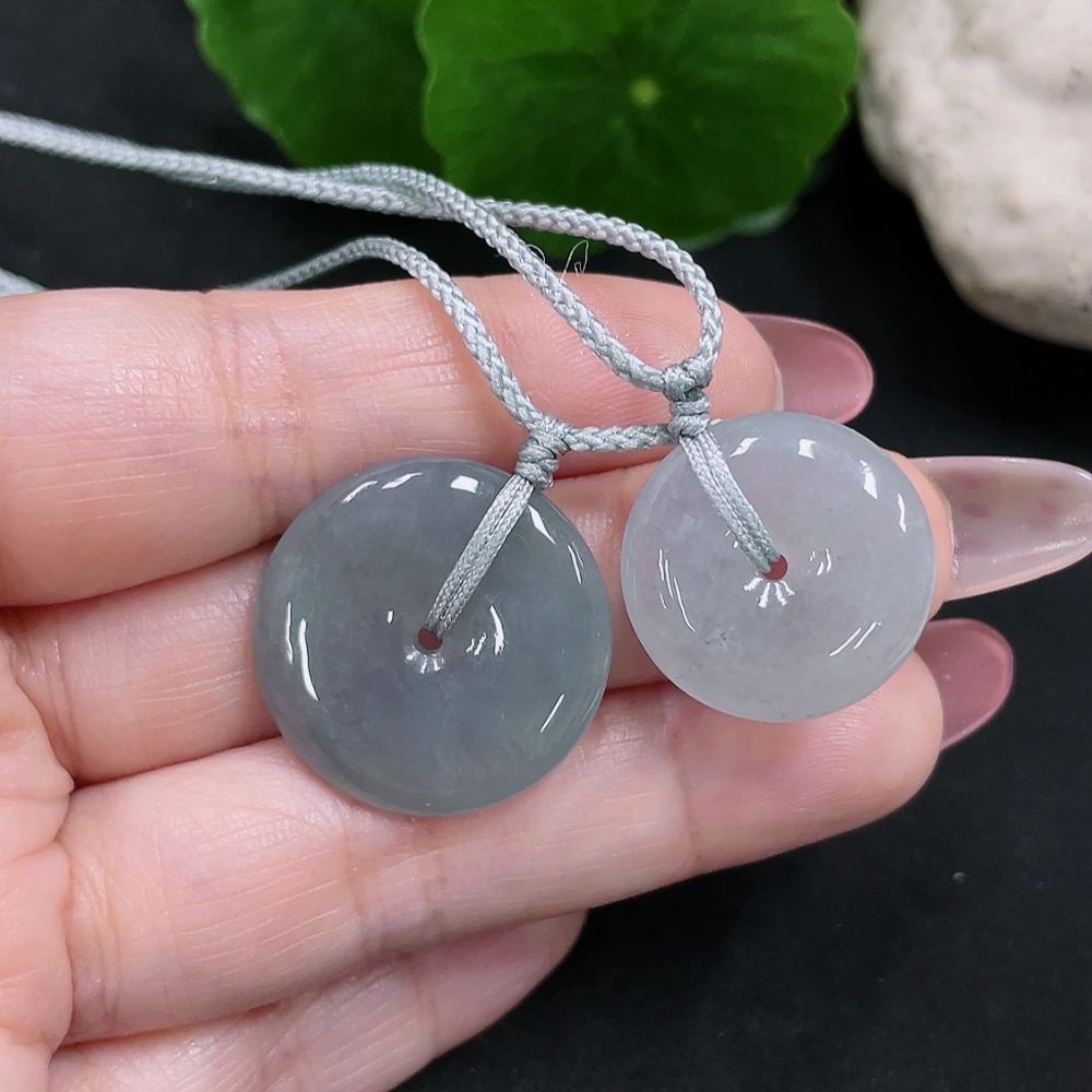 F34033558 Jadeite Peace Knot Pendant