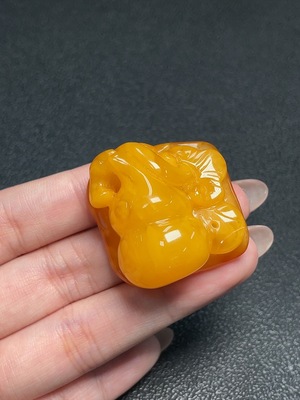C34952137 Amber and Beeswax Jewelry Total Weight Approx. 10.83g