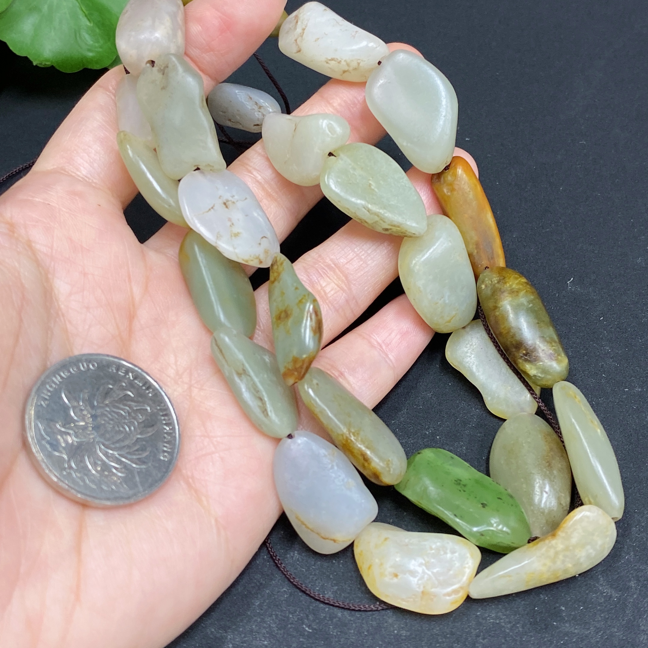 H33879243 Hetian Jade Bead Necklace, Total Weight Approx. 81.1g, Undetermined Skin Color Origin, Contains Other Mineral Components