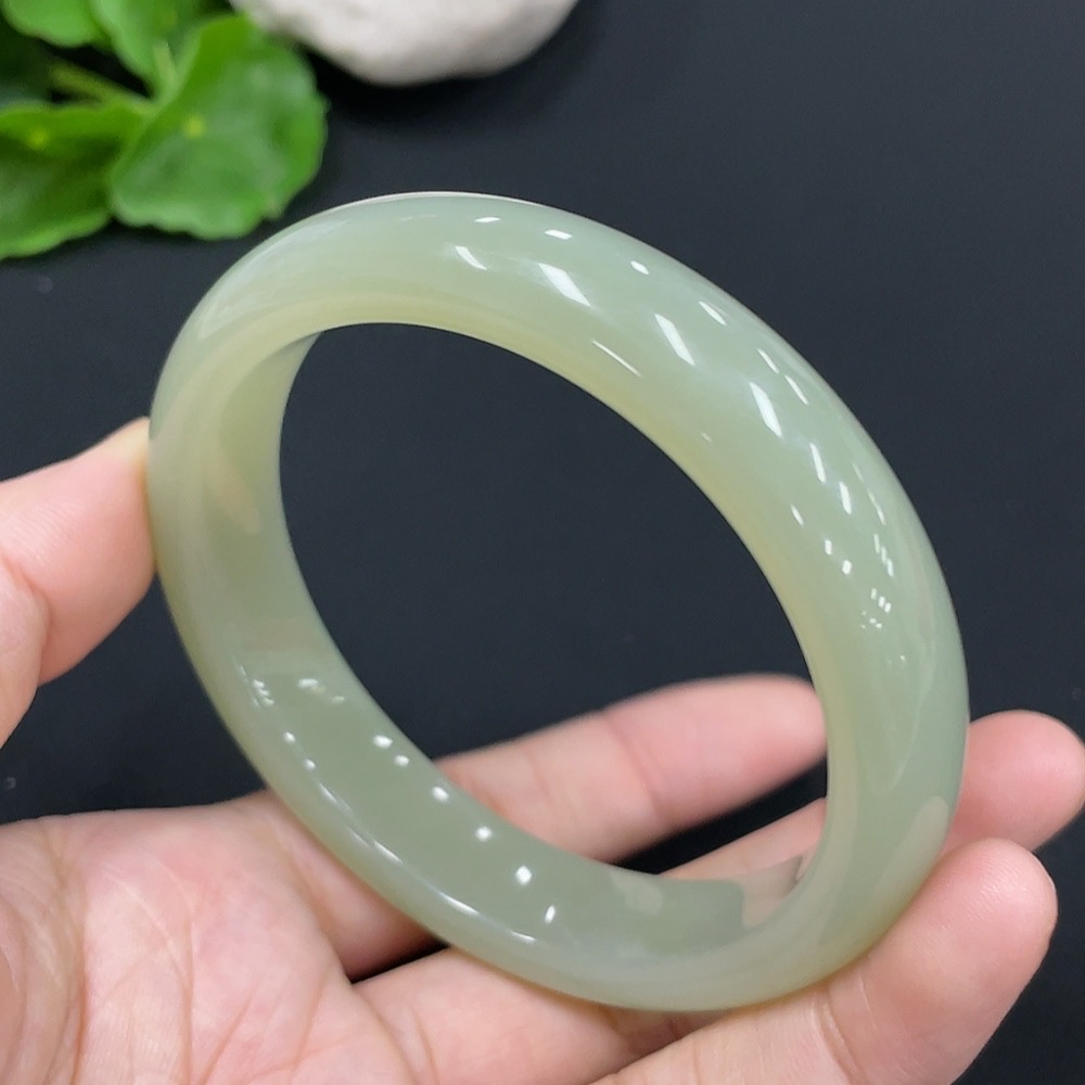 H26040830 Hetian Jade Round Bracelet, Size 58.6, Total Weight Approx. 56.7g