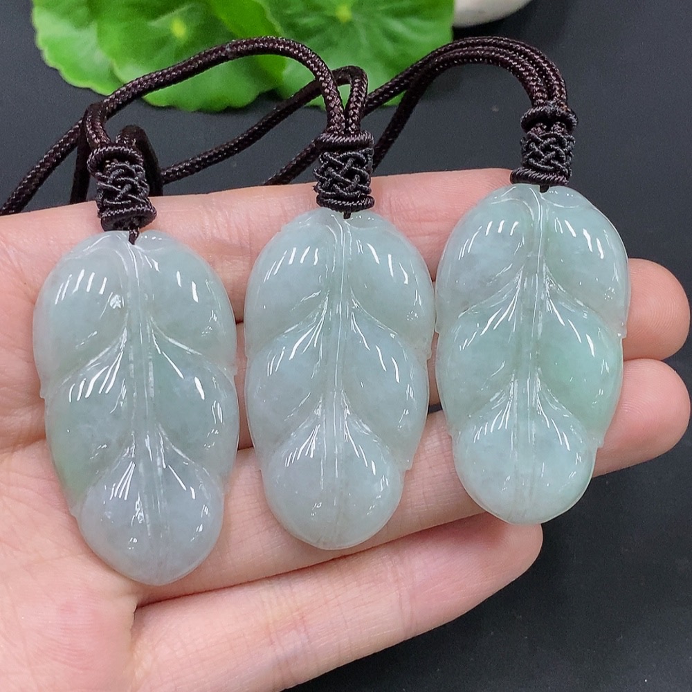 F25893167 JadeiteLeaf Pendant