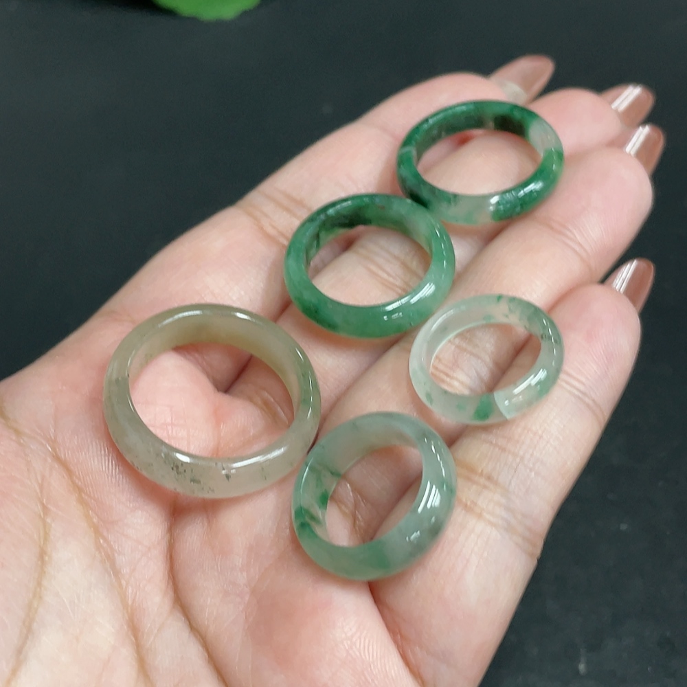 H35119472 African Emerald (Dulong Jade) Ring