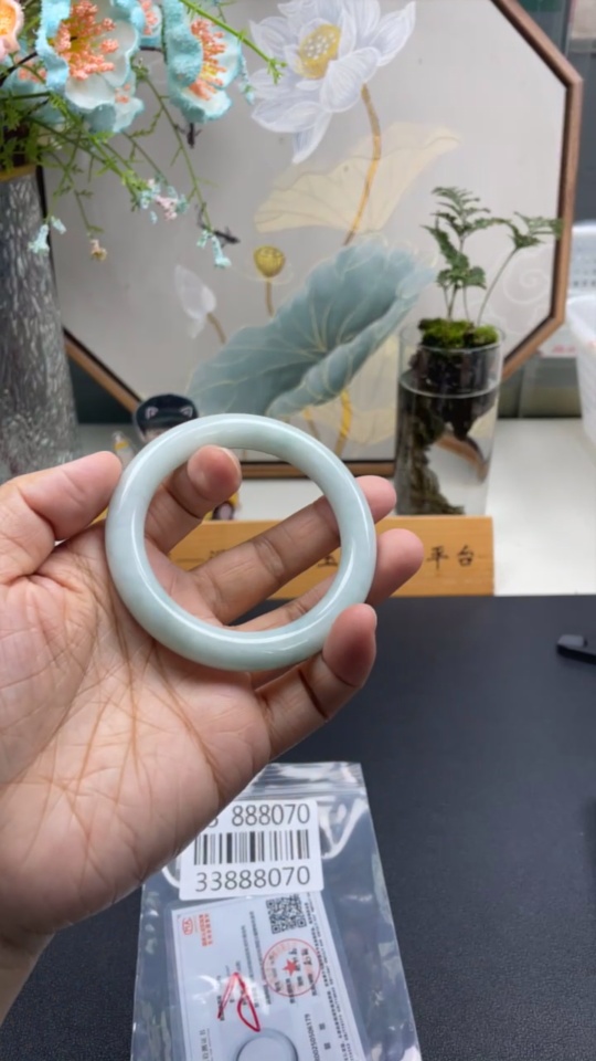 F33888070 Jadeite Round Bangle Size 55.5mm Total Weight Approximately 57.72g