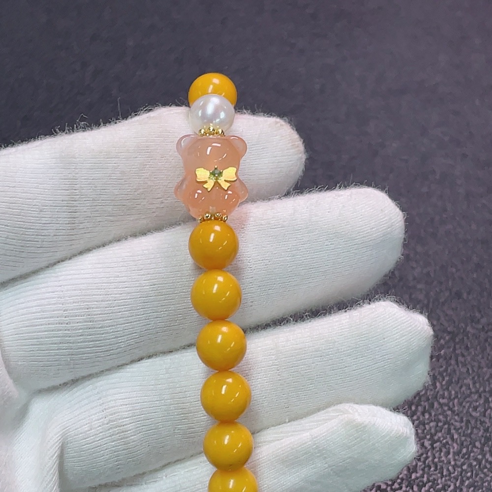 C33869647 Amber and Beeswax Bracelet Non-Gold Partial Repair Visible With Pearls Stones Possibly Non-Natural Total Weight Approx. 7.62g Size About 7.4mm