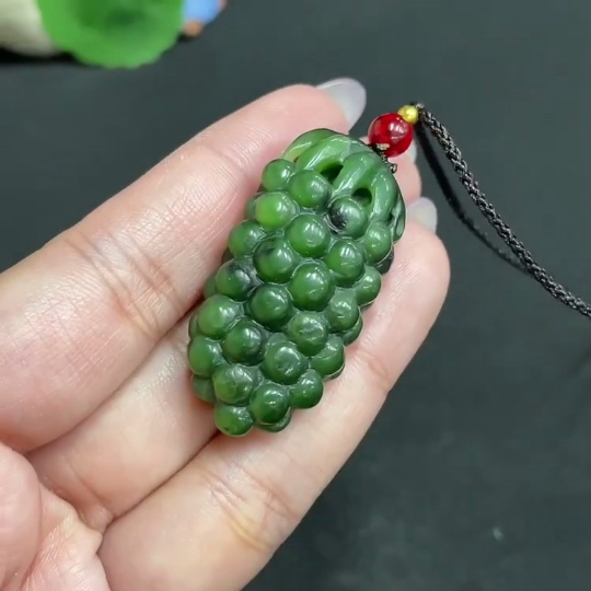 H33862722 Hetian Jade Pendant, Blessing of Abundant Offspring, Total Weight Approx. 20g