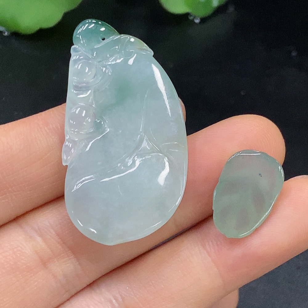 F25881375 Jadeite Pendant/Mounting Sell as a Lot