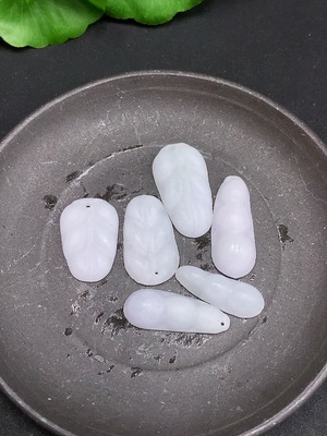 F33907980 翡翠毛货挂件一手走