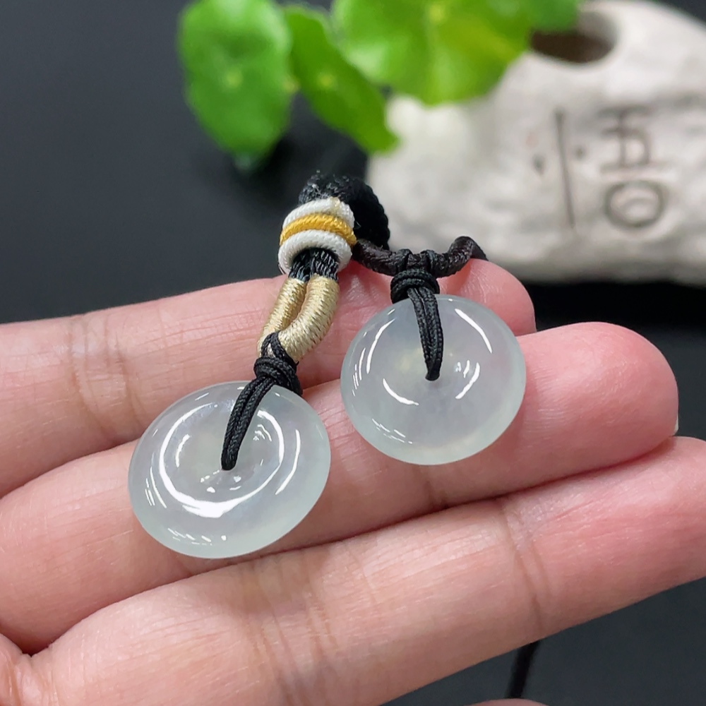 F35108117 Jadeite Peace Knot Pendant