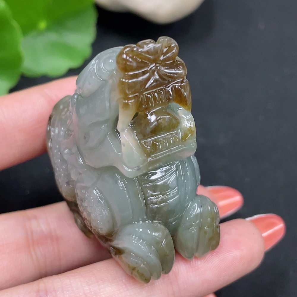 H34027578 Hetian Jade Pendant, Auspicious Beast, Total Weight: Approx. 85.8g