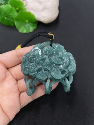 F43168035 翡翠挂件花鸟牌 货品总约重 含绳58.9g