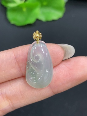 F41950110 翡翠挂件 如意 扣头18k 货品总重约2.42g
