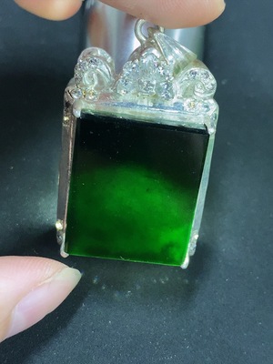 F42969089 翡翠无事牌镶嵌件 非金镶  货品总重约28.9g