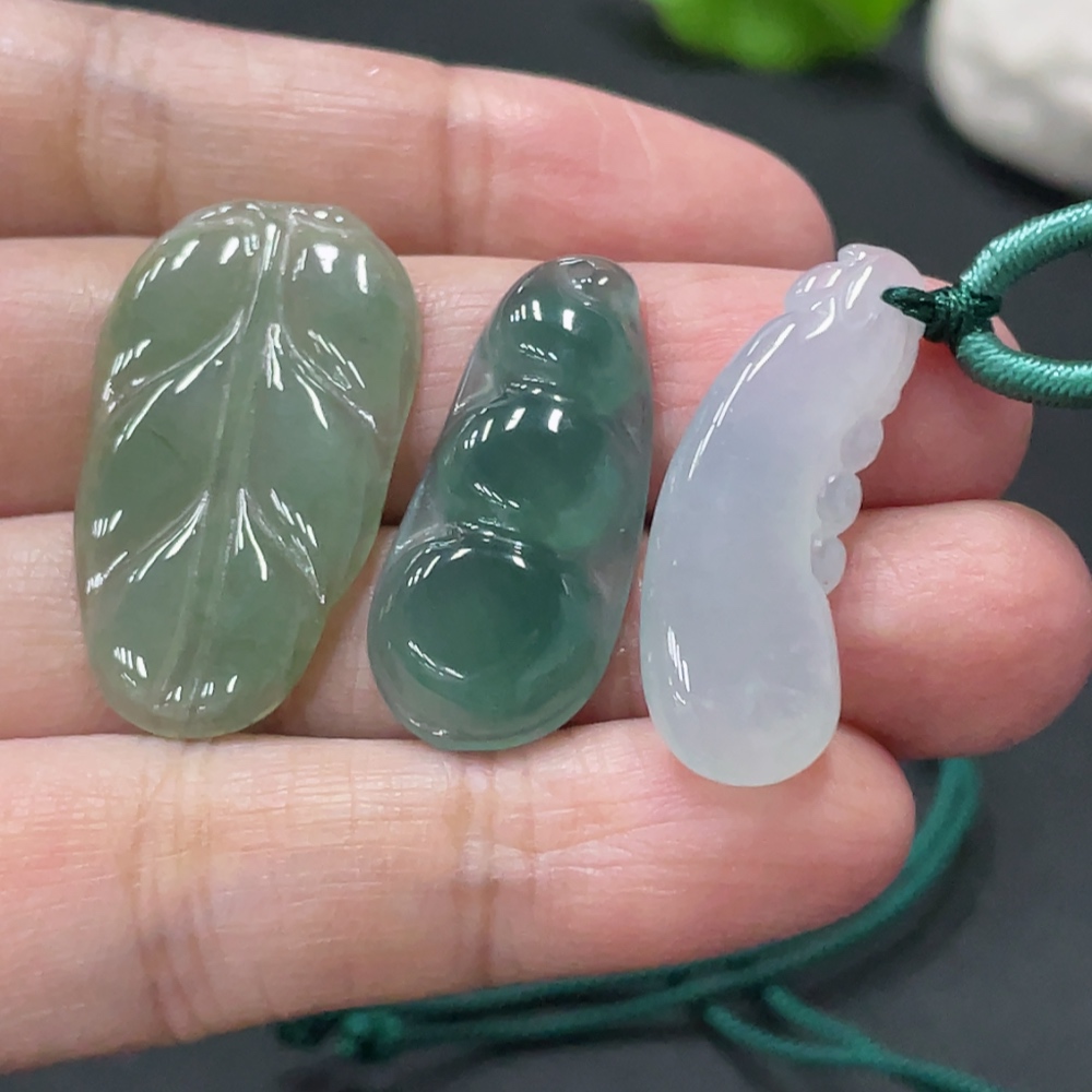 F33876184 Jadeite Pendant Leaf Fudu Fugu a