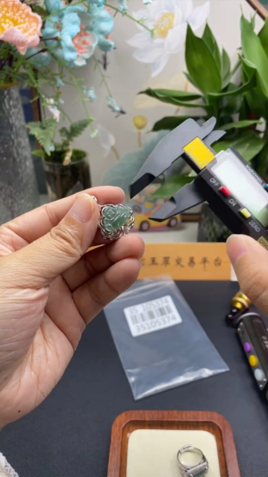 F35105374 Jadeite Inlaid Pendant Sell as a Lot