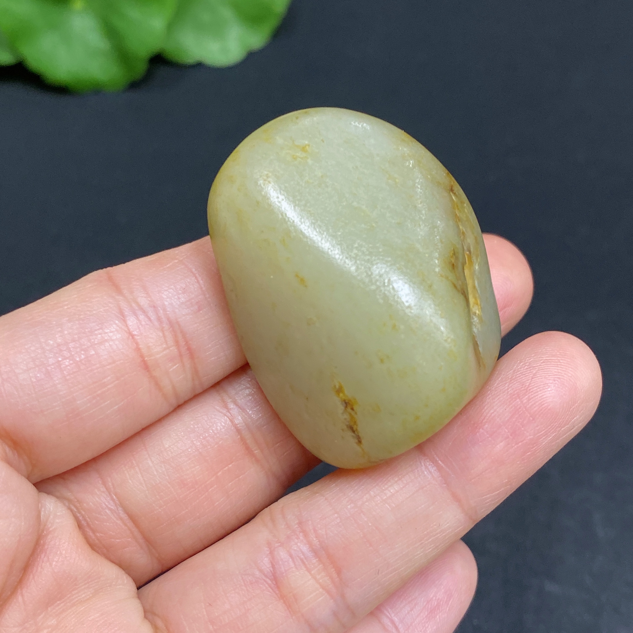 H32703078 Hetian Jade, total weight approx. 32.8g, undetermined skin color origin