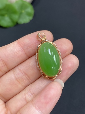 H34986967 Hetian Jade Jasper Inlaid Pendant, Total Weight Approx. 3.8g, Set with Diamonds, 18k Gold