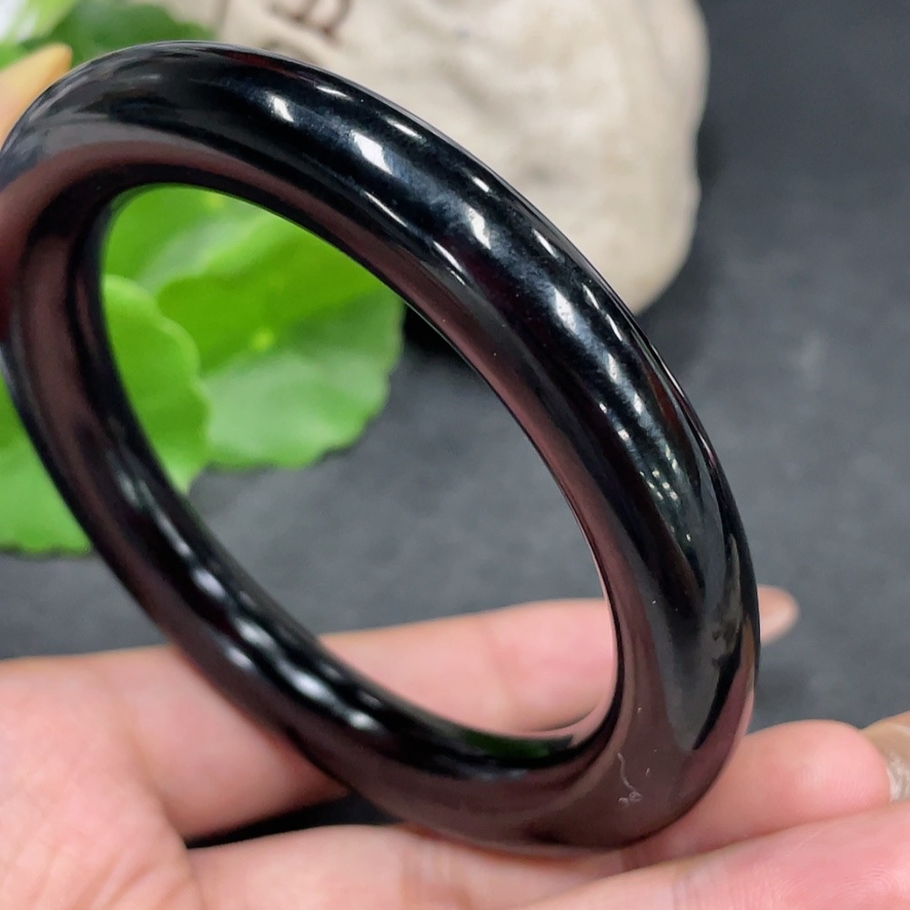 H32823202 Hetian Jade Round Bangle Size 59.7 Total Weight Approx. 62.7g