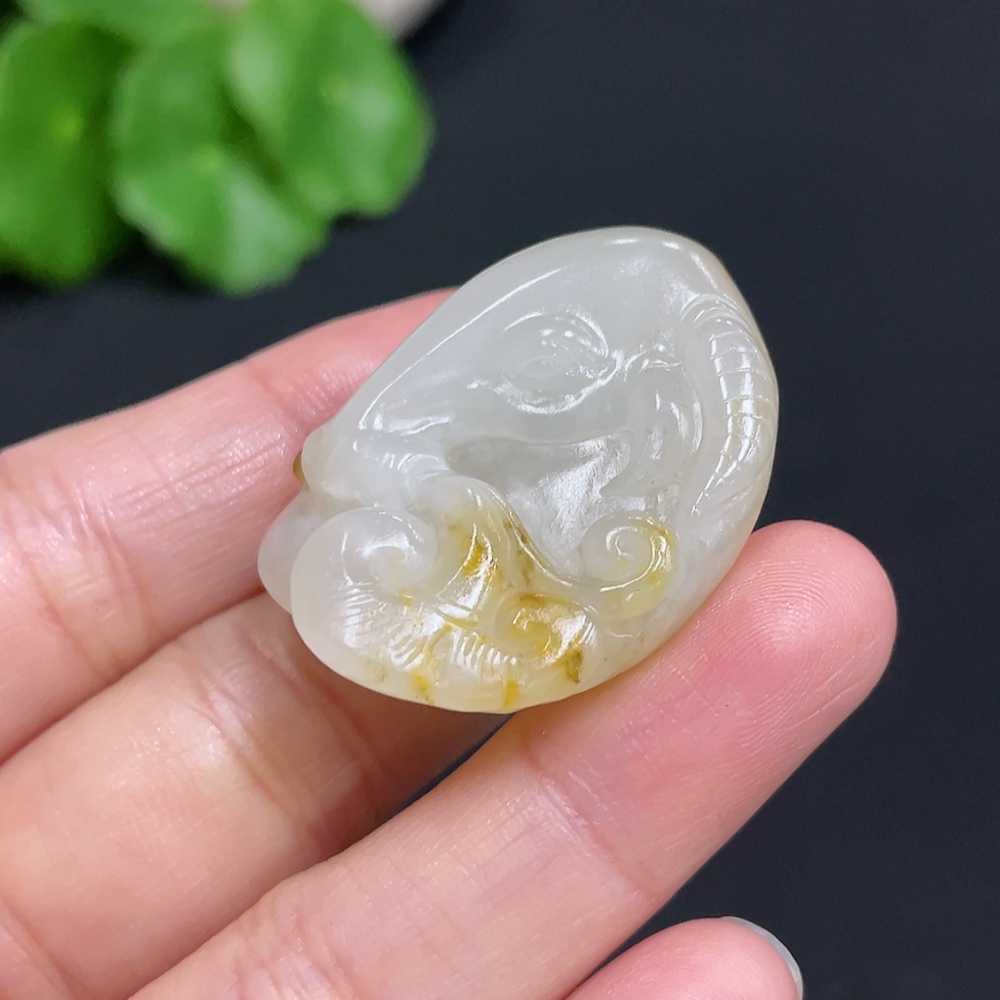 H34072139 Hetian Jade Pendant Sheep Total weight approx. 17.3g Undetermined skin color origin
