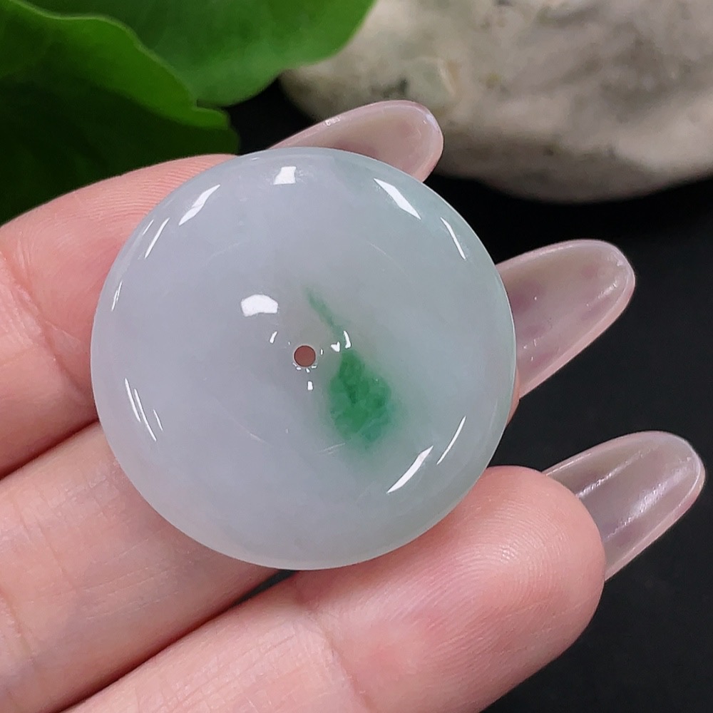 F34067967 Jadeite Peace Knot Pendant Total Weight Approx. 8.3g