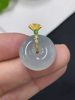 F37381024 翡翠挂件平安扣 18k 配镶钻石 货品总约重3.27g