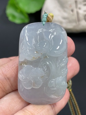 F42972959 翡翠莲花挂件 货品总重约26.6g