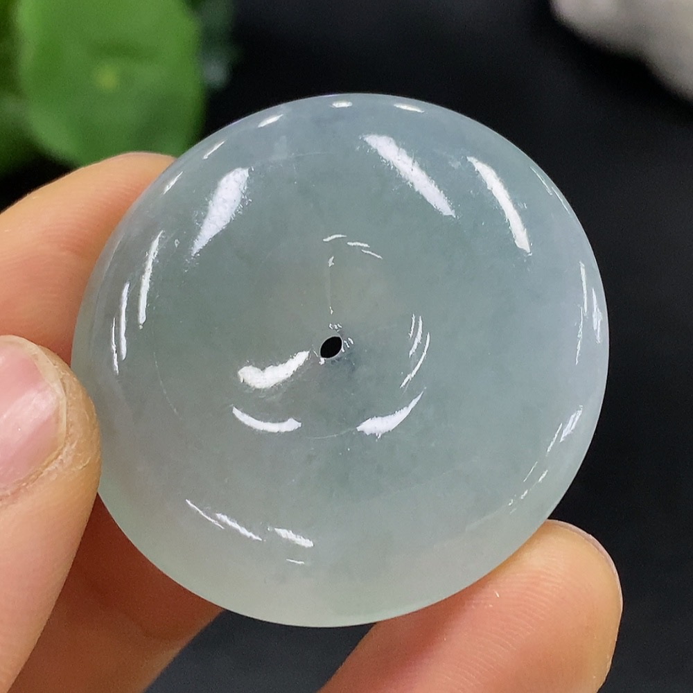 F23560726 Jadeite Peace Knot Total Weight 19.193g