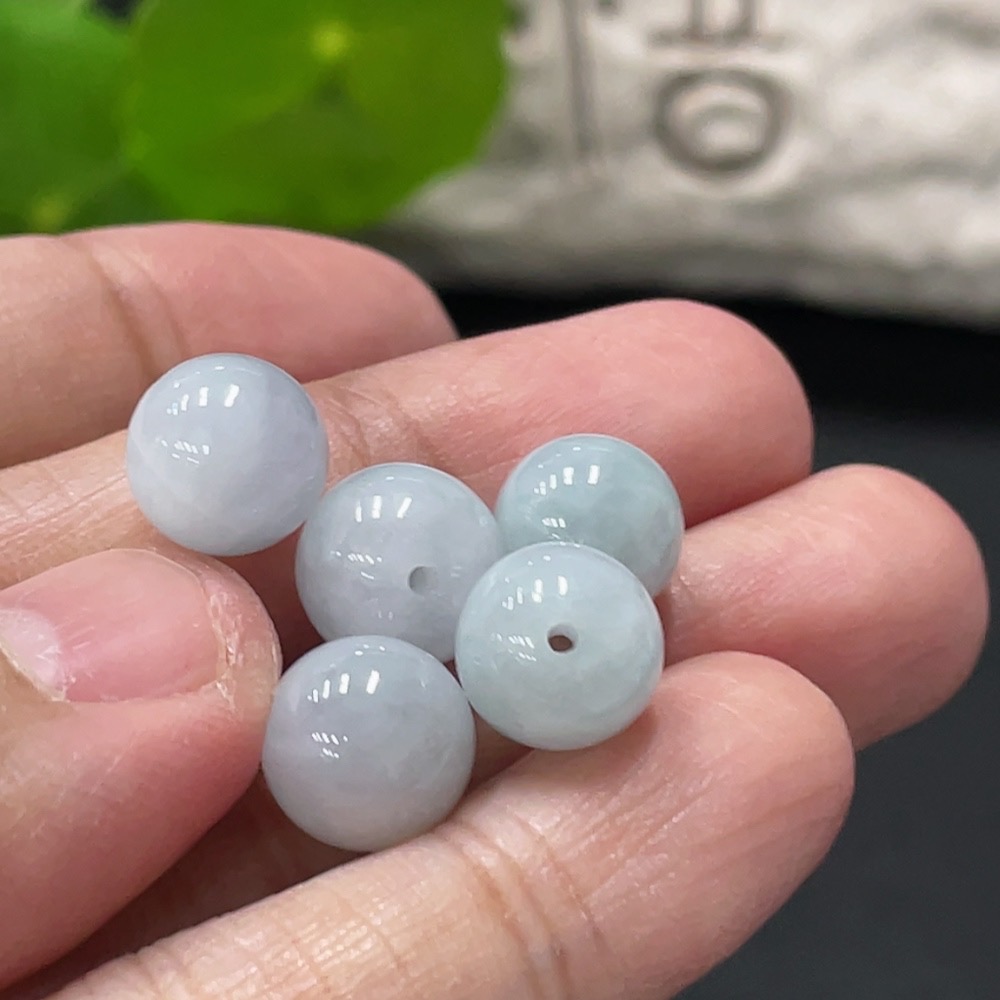 F34058153 Jadeite Beads Sell as a Lot