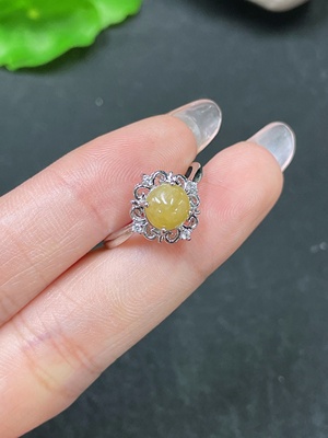 F34021871 Jadeite inlay piece Non-gold Adjustable Color origin undetermined Total weight approx. 2g