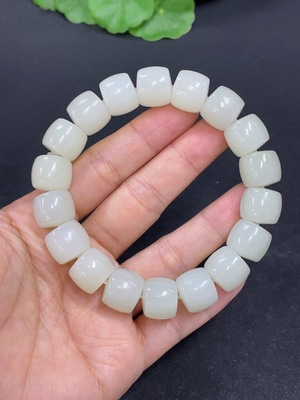H41871433 和田玉手串   卡12.7mm左右 货品总重约65.6g