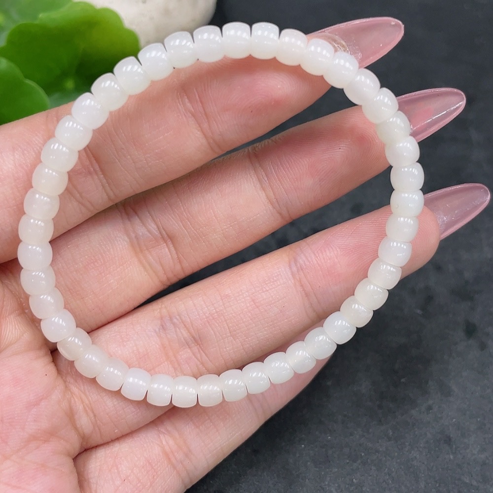 H33840457 Hetian Jade Bracelet, approx. 4.8mm beads, total weight approx. 8.1g