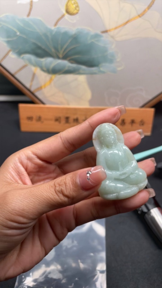 F30530084 Jadeite Guanyin Pendant Total Weight Approximately 27.89g