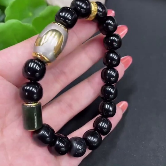 H34026919 Hetian Jade Bracelet, Approx. 10.7mm, Total Weight Approx. 42.2g, Color Origin Undetermined, Non-Gold