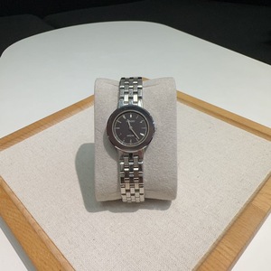 S43097082 雷达RADO 女表 rado disatar钻星系列石英表 表径24.5mm eta石英机芯 表壳抗磨损钨钢 整体状态好 配件无 95新