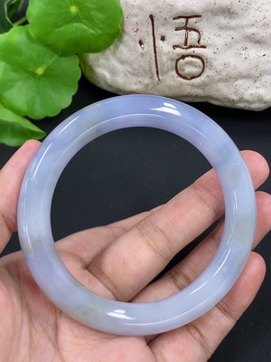 F46599015 翡翠圆条手镯 货品总重约54.58g 55.9圈口