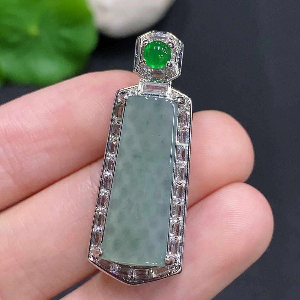 F30489523 Jadeite Inlaid Pendant Non-Gold Inlaid Total Weight Approx. 7g