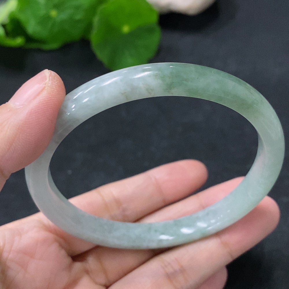 F31661628 Jadeite Round Bangle Bracelet, Inner Diameter 56.8mm, Total Weight Approximately 26.9g