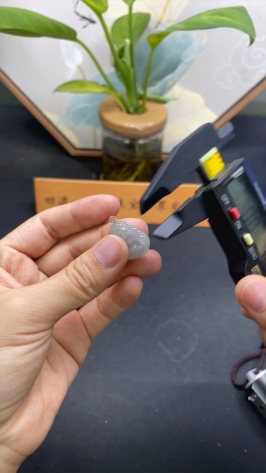 F34976038 Jadeite Buddha Pendant 18k Total Weight Approx. 4.25g