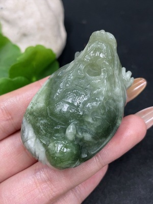 H31672190 和田玉挂件    龙龟 含其他矿物成分     货品总重约64.4g