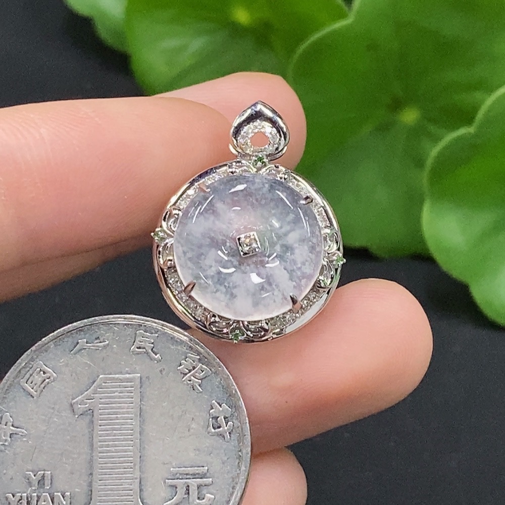 F33927078 Jadeite inlaid pendant 18K gold total weight about 3.03g