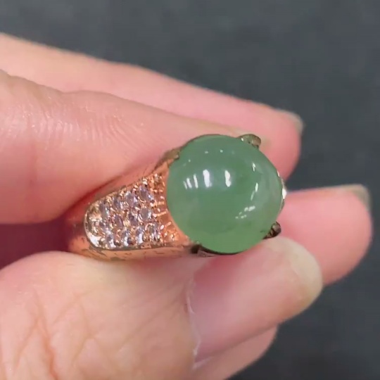 F32746581 Jadeite cabochon mounting piece non-gold total weight approx. 6.8 g