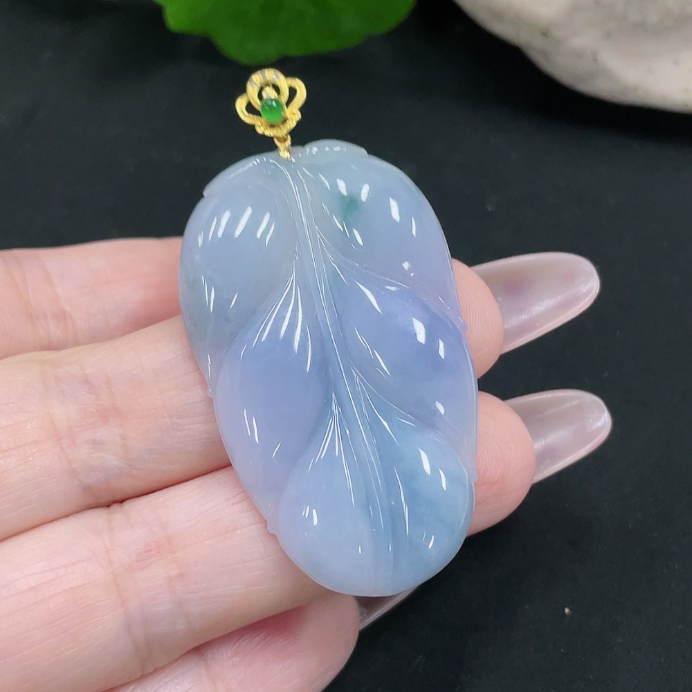 F34068528 Jadeite Leaf Pendant 18K Gold Total Weight Approx. 12g