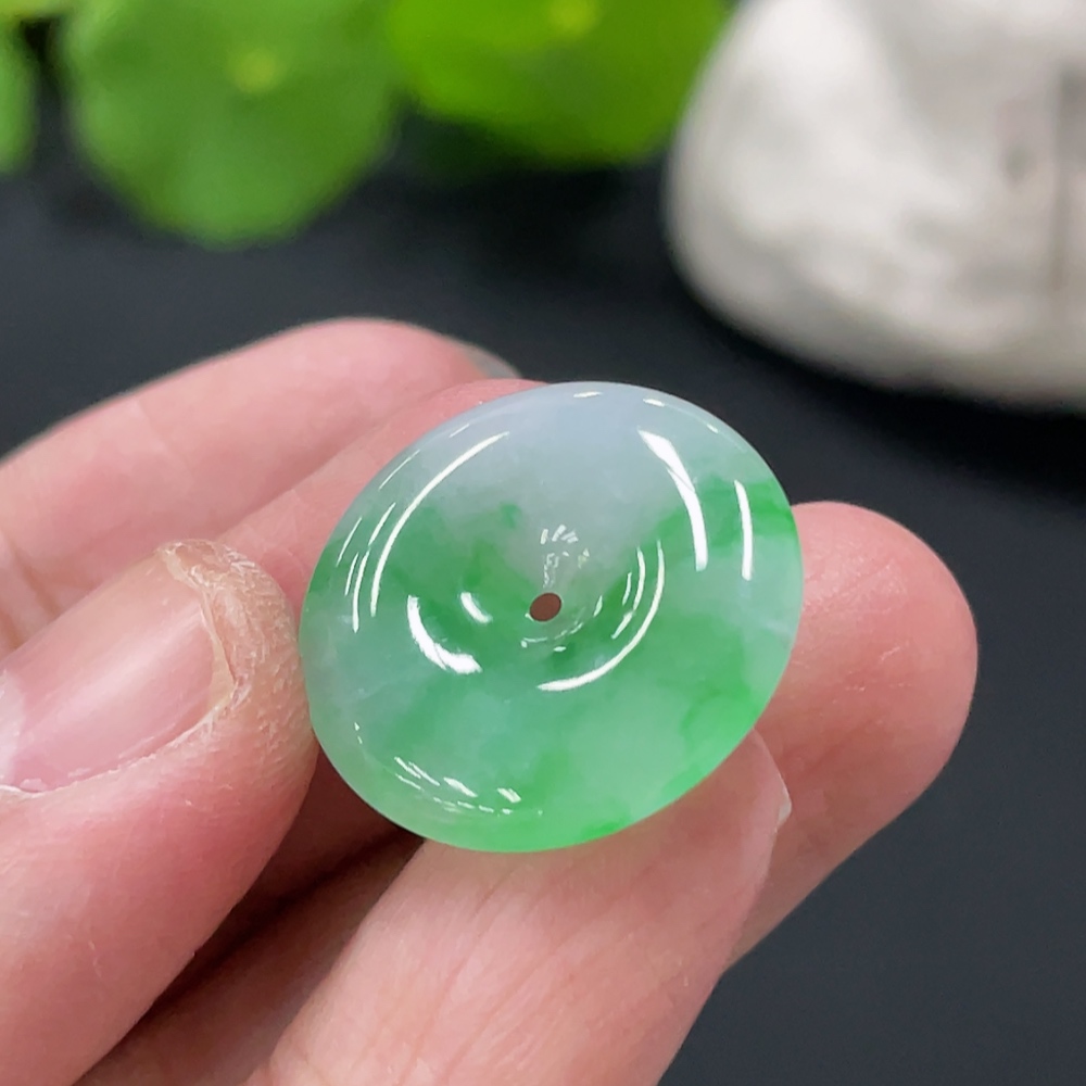 F32756084 JadeitePeace Pendant