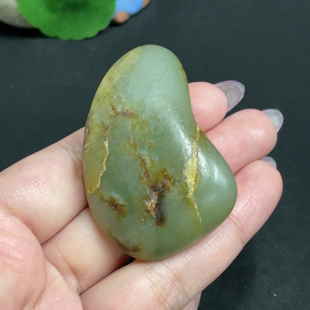 H32805959 Hetian Jade, undetermined origin of skin color, total weight approx. 48.1g
