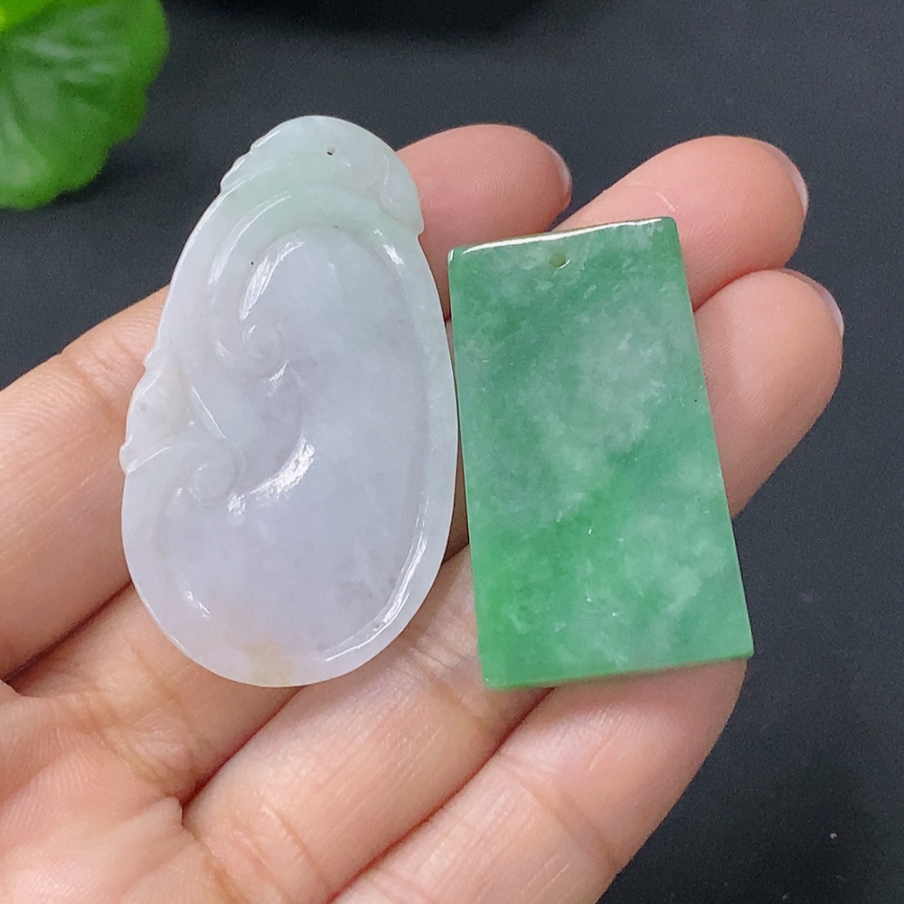 F27176600 Jadeite Pendant Sell as a Lot