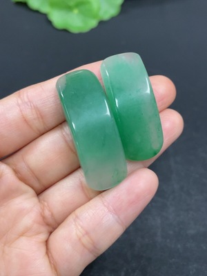 H41904075 非洲翠（独龙玉）挂件     货品总重约17.6g