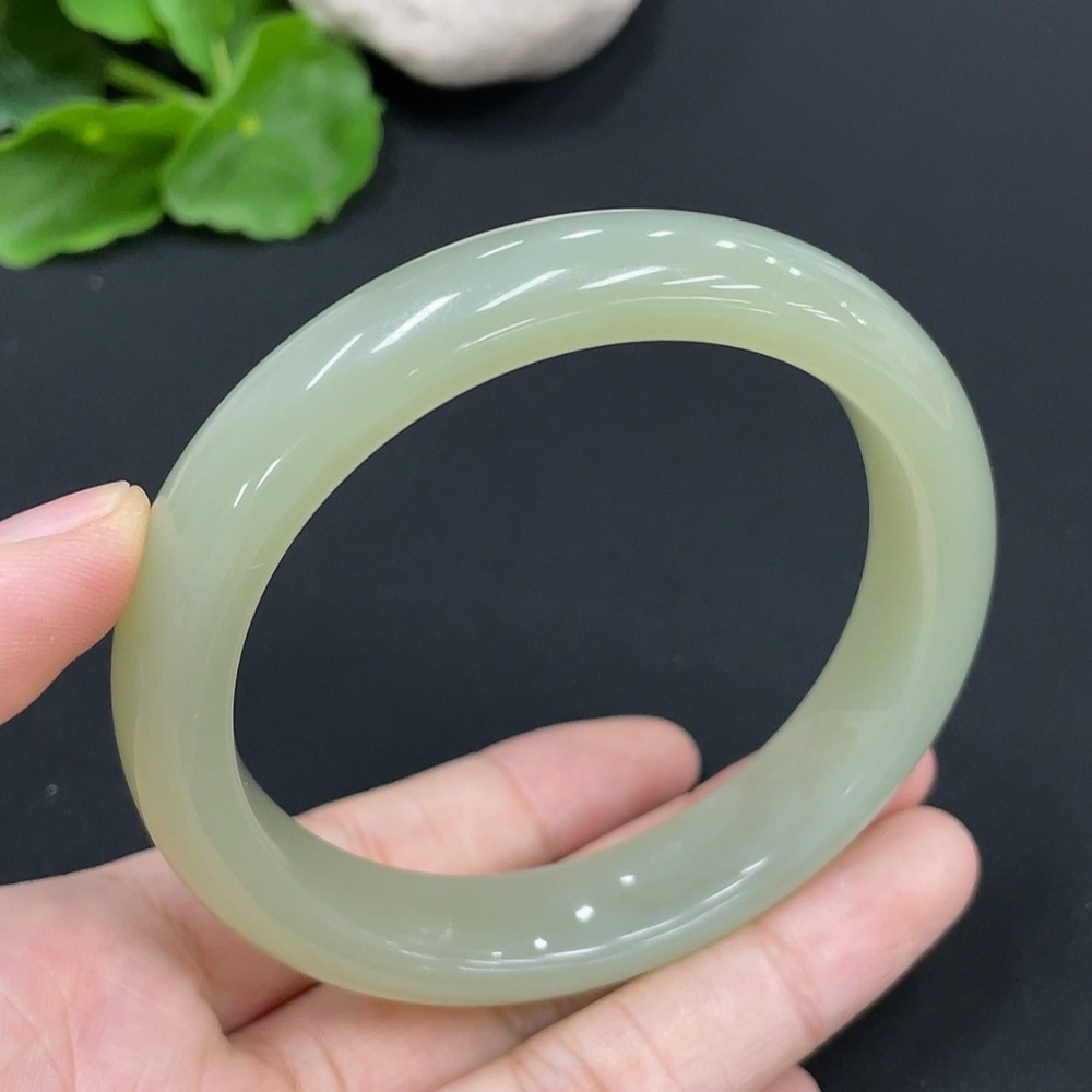 H26040830 Hetian Jade Round Bracelet, Size 58.6, Total Weight Approx. 56.7g